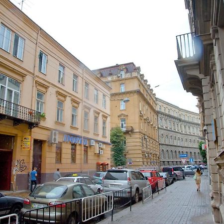 Cherry Hostel Lviv Dış mekan fotoğraf